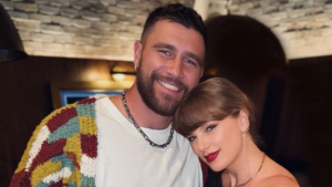 Taylor Swift e o seu namorado Travis Kelce aparecem curtindo festa de casamento em Nashville