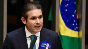 Motta alerta que MP de compensação do IOF pode sofrer resistência