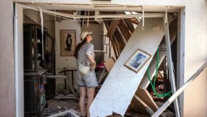 Após ataques dos EUA Irã lança mísseis contra Israel deixando dezenas de feridos