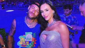 Neymar chama atenção ao usar jaqueta de mais de R$17 mil em evento com Bruna Biancardi