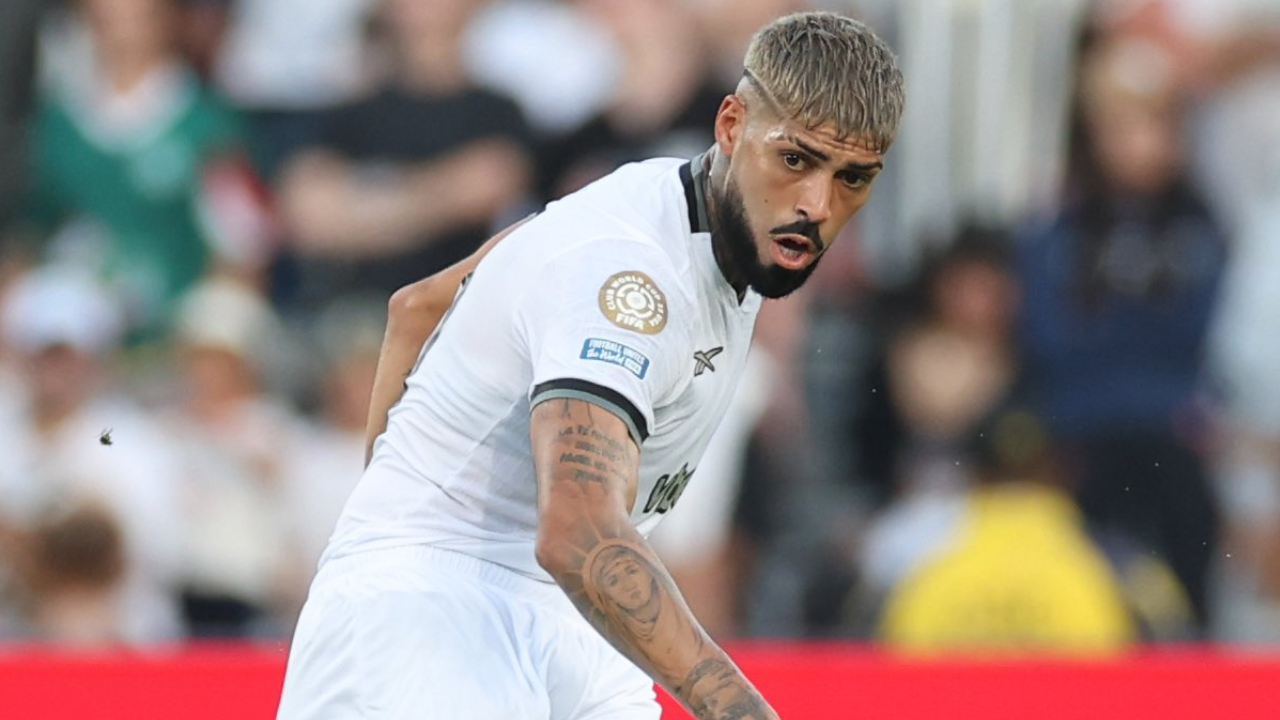 Barboza é um dos pendurados do Botafogo na última rodada do Mundial | Reprodução/X/InformaFogo