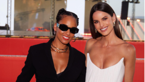 Izabel Goulart prestigia lançamento global da Mercedes-AMG com Roger Federer e show de Alicia Keys