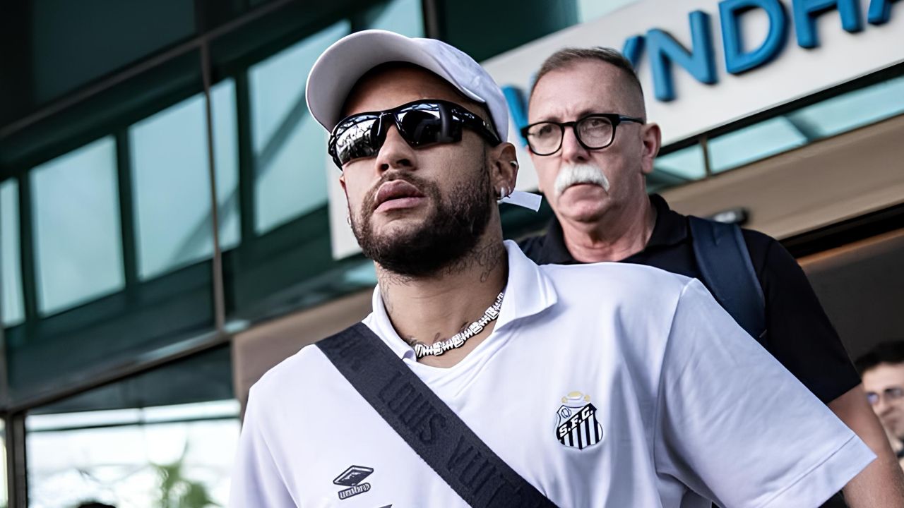 Neymar chegando na Arena Barradão em Salvador | Reprodução/Instagram/@santosfc