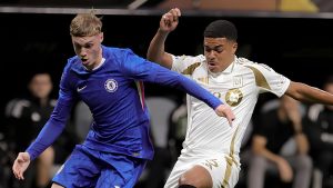 Chelsea é pressionado mas aproveita as chances e vence na estreia do Mundial