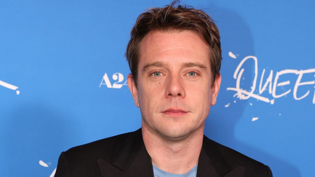 Jonathan anderson na premiere do filme "Queer" | Reprodução/Getty Images Embed/Eric Charbonneau