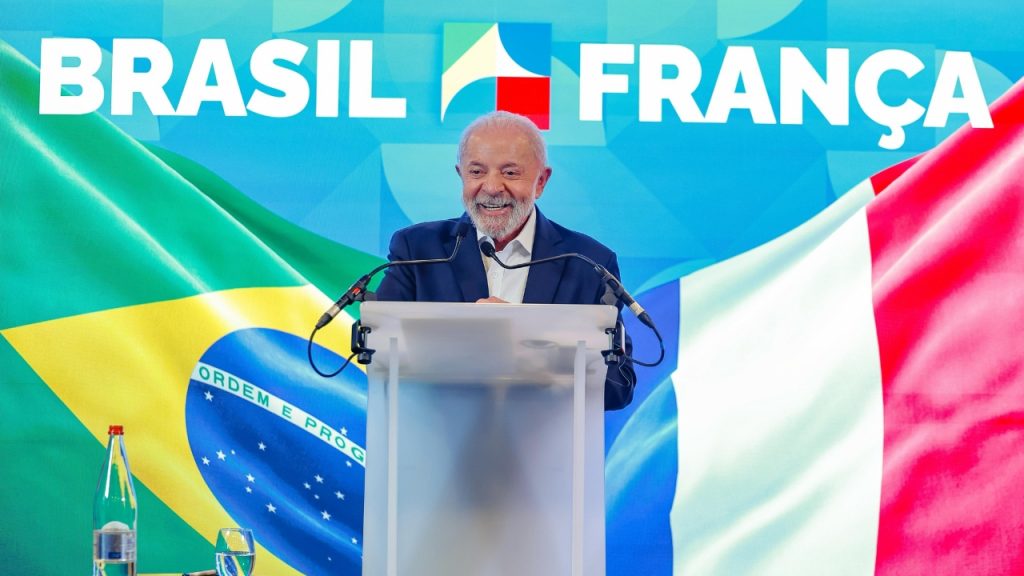 Brasil não assina tratado global contra poluição plástica