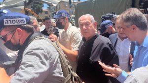 Após ofensiva aérea de Israel, Irã suspende negociações nucleares com os EUA