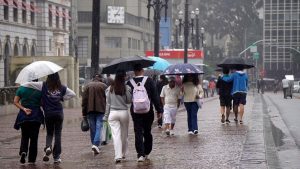 Frente fria e ciclone chegam ao Sul do Brasil