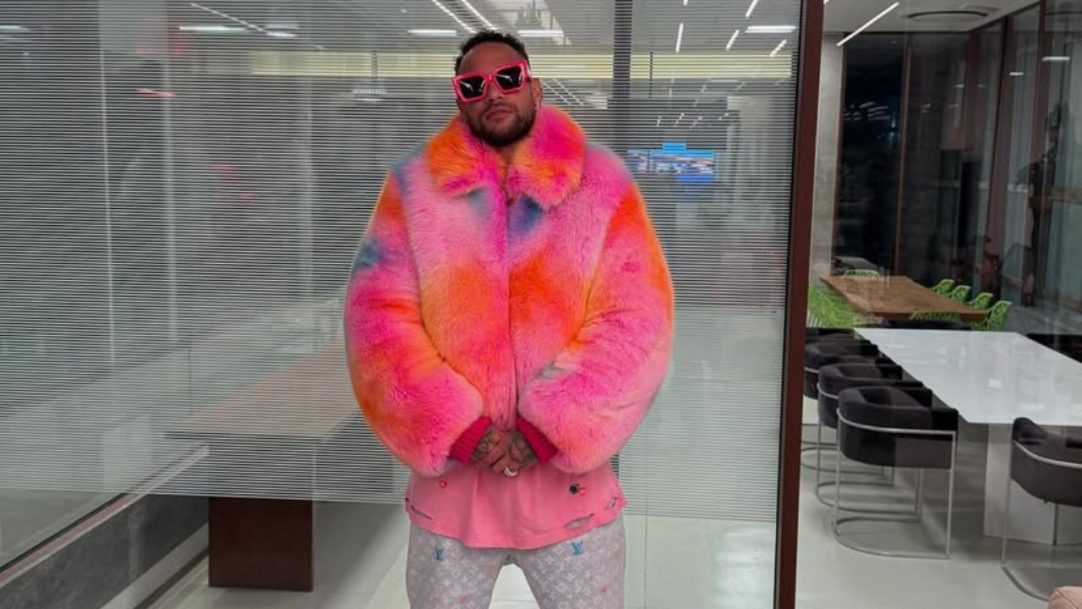 Neymar chama atenção com roupa de grife avaliada em R$ 183 mil em noite de festa junina