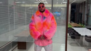 Neymar chama atenção com roupa de grife avaliada em R$ 183 mil em noite de festa junina