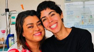 Bela Gil se emociona ao falar sobre tratamento de Preta Gil nos EUA