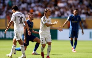 Al-Hilal segura Real Madrid após defesa decisiva de Bono