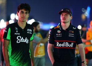 Com apoio de Max Verstappen, Bortoleto estreia no Q3 e faz história na F1