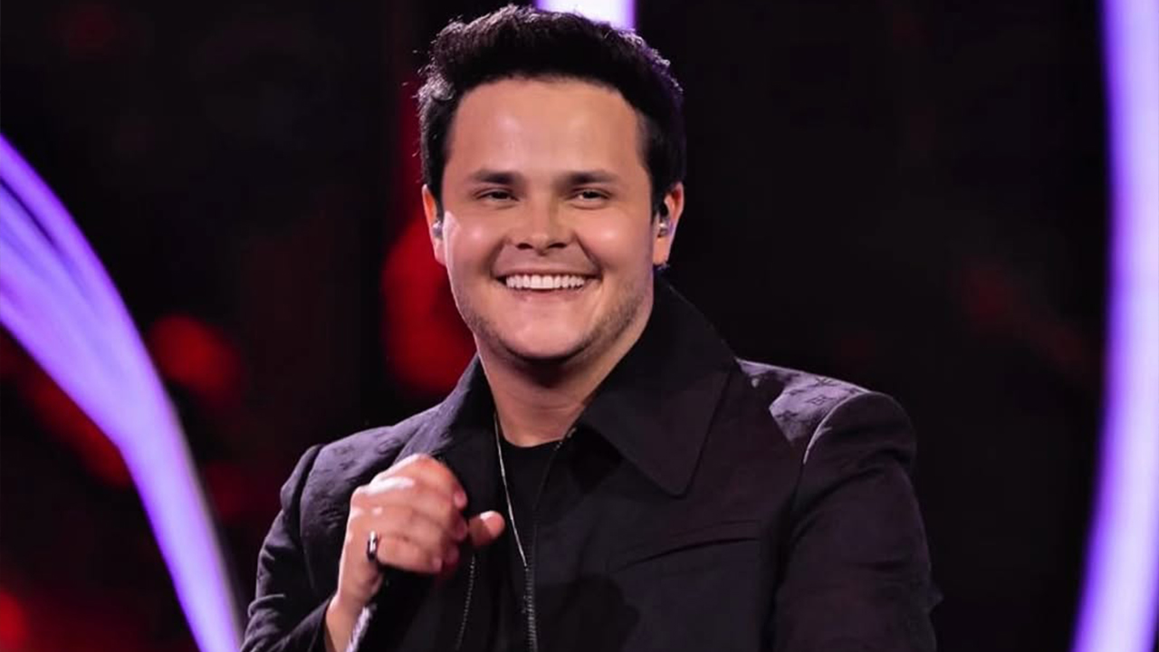 Matheus em show pela dupla Matheus & Kauan |
Reprodução/Instagram/@matheusekauan