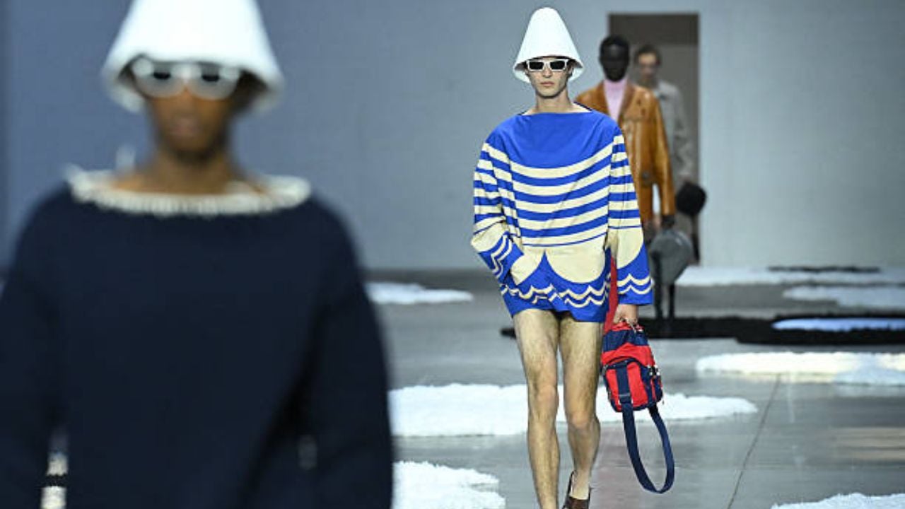 Prada desfila coleção primavera/verão 2026 em Milão | Reprodução/Piero Cruciati/Getty Images Embed