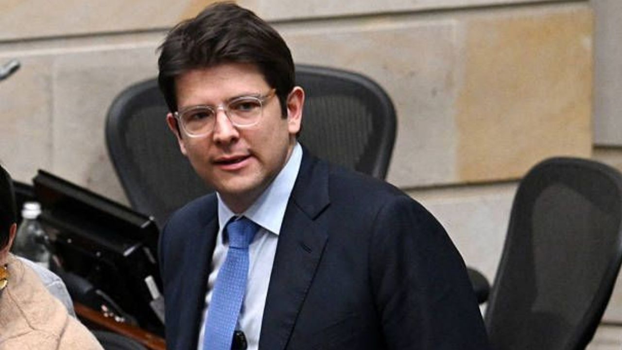 Senador Miguel Uribe no senado | Reprodução/Getty Imagem Embed/ Raul Aborleda