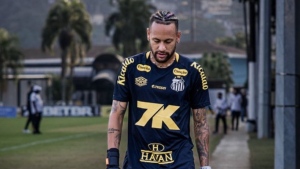Derrota do Santos termina em bate-boca entre Neymar e torcedor na Vila Belmiro