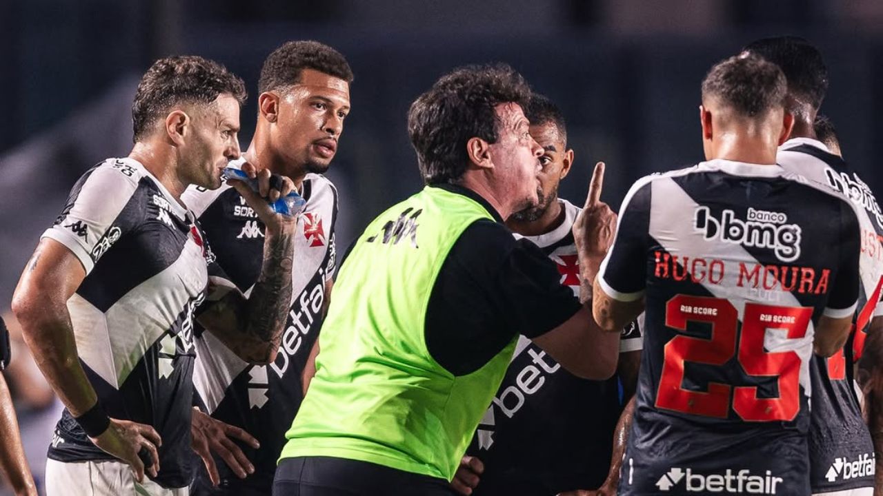Fernando Diniz orientando os jogadores | Reprodução/Instagram/@timediniz