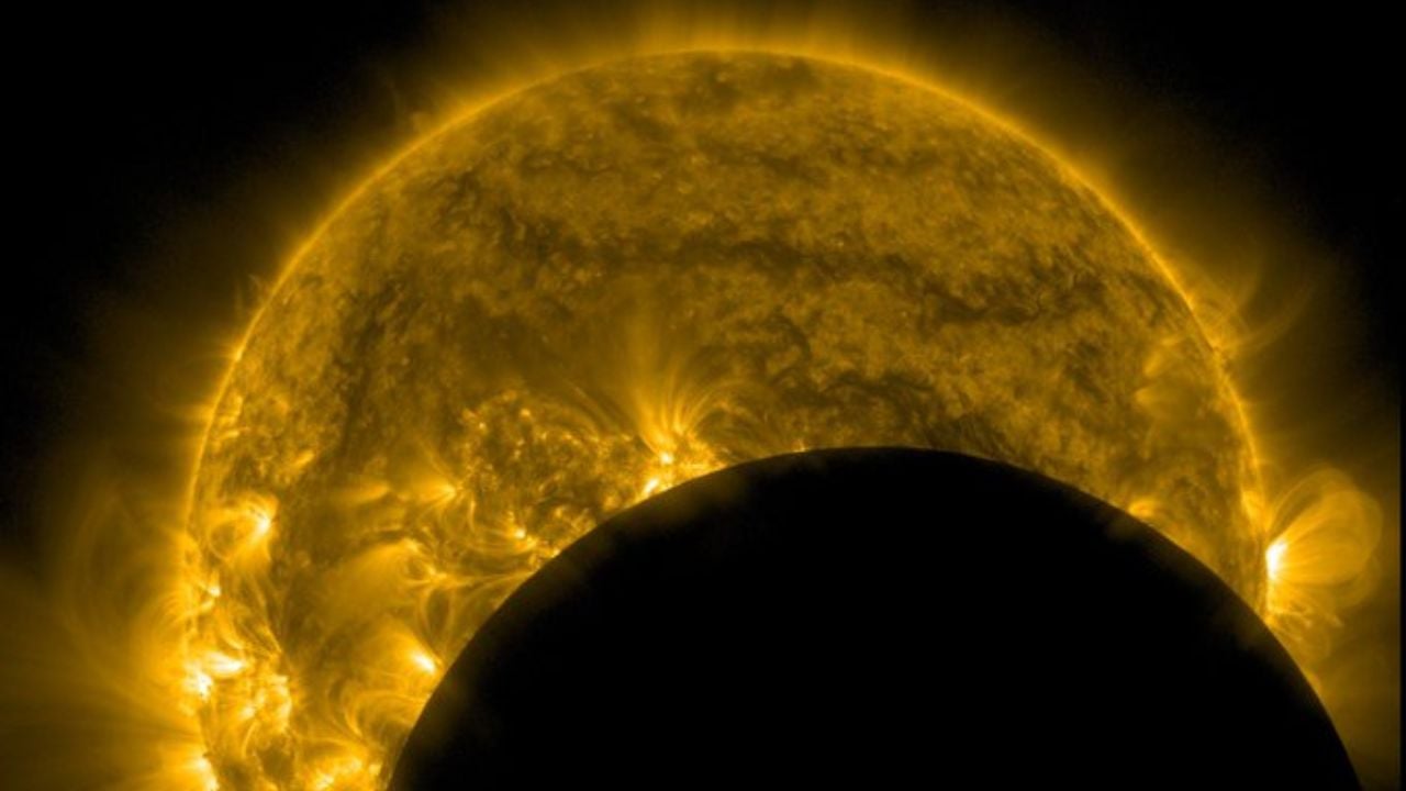 Imagem de um Eclipse Solar Parcial Profundo disponibilizado pela Nasa | Reprodução/X/@Forbes