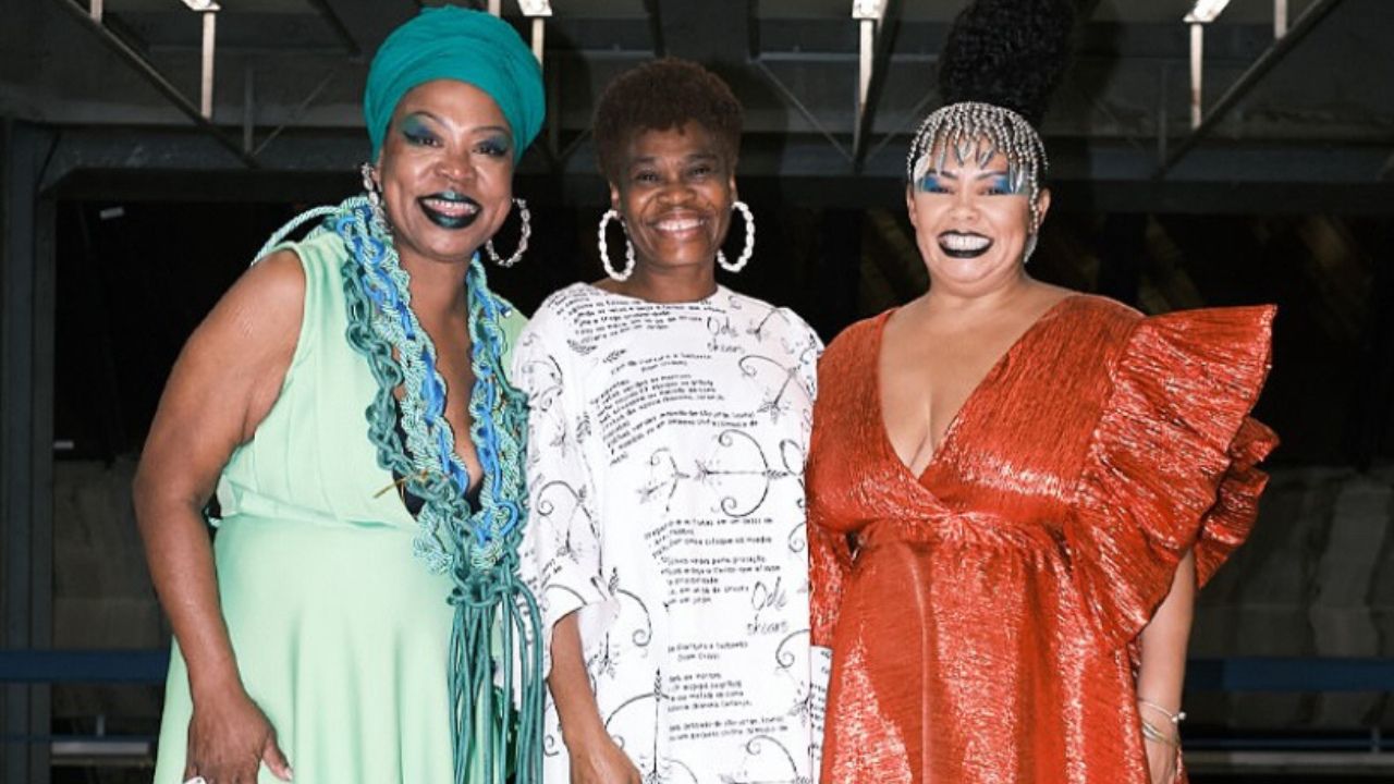 Desfile de Mônica Anjos na Casa de Criadores | Reprodução/Instagram/@voguebrasil