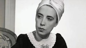 Museu britânico exibe exposição em homenagem à Elsa Schiaparelli