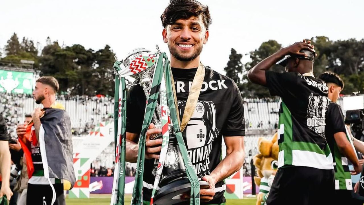 Biel com a taça da Liga Portugesa | Reprodução/instagram/@gabriel_teixeira01