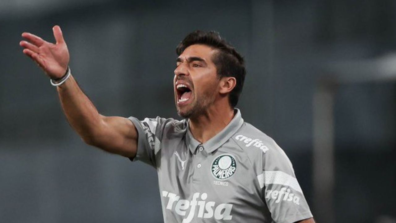 Abel Ferreira comandando o time do Palmeiras |
reprodução/x/@Oledobrasil
