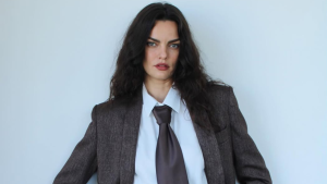 Bárbara Fialho fala sobre vida pessoal, maternidade e novos caminhos: “Sou uma modelo que canta”