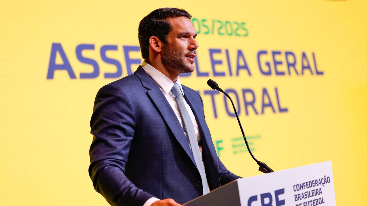 Samir Xaud falando após vencer eleições da CBF | Reprodução/X/@futebol_info
