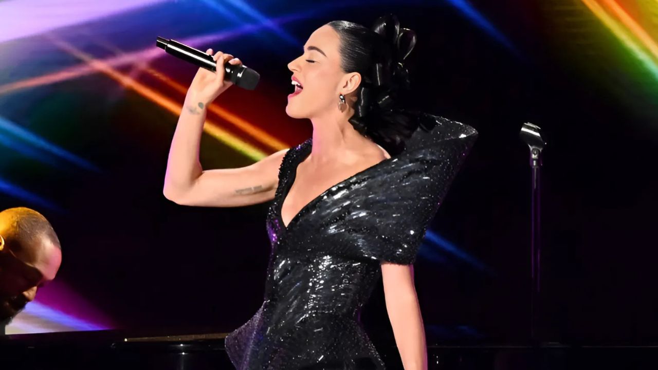 Katy Perry performando no Breakthrough Prize Ceremony | Reprodução/Lester Cohen/Getty Images Embed