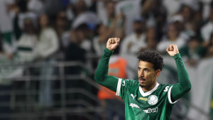 Lucas Evangelista desponta como substituto ideal de Richard Ríos no Palmeiras