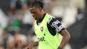 Kaio se firma como titular e mantém alto nível da zaga do Botafogo