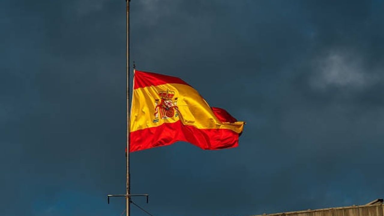 Bandeira da Espanha|Reprodução/Olmo Blanco/Getty Images Embed