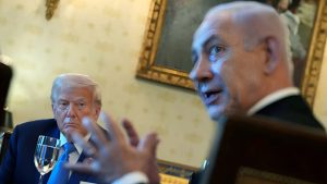 Trump e Netanyahu discutem cessar-fogo em Gaza e plano para reassentar civis palestinos