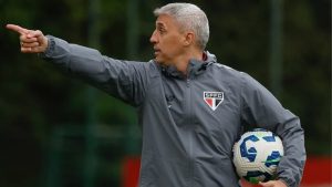 Crespo prepara mudança no esquema tático do São Paulo