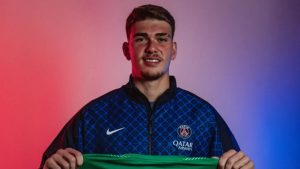 PSG apresenta novo goleiro brasileiro com passagens por clubes paulistas
