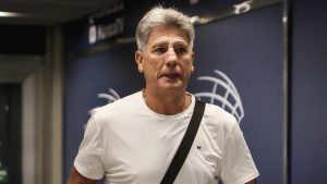 Fluminense sofre terceira derrota e Renato Gaúcho aposta em mudanças para reagir