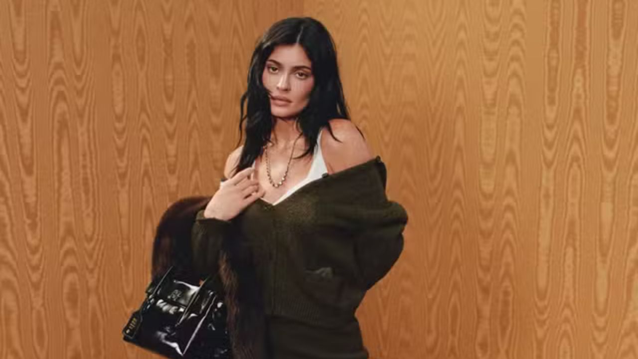 Kylie Jenner estrela na campanha de inverno 2025 da Miu Miu | Reprodução/Instagram/@miumiu