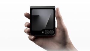 Samsung aposta em celulares dobráveis para concorrer com Apple