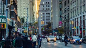 Violência em Nova York: atirador abre fogo em prédio de luxo e causa quatro mortes