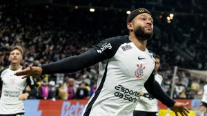 Corinthians vence Palmeiras na Neo Química Arena e sai em vantagem nas oitavas da Copa do Brasil