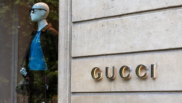 Fachada da loja Gucci em Paris l Reprodução/Sebastien Dupuy/AFP/ Getty Images Embed 