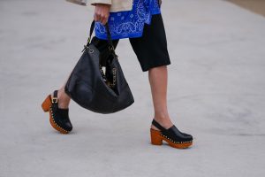 Tendências 2025: como usar clogs no cotidiano com estilo