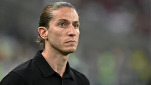 Filipe Luís opina sobre redes sociais após queda na Copa do Brasil