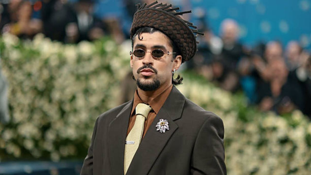 Bad Bunny | Reprodução/Dimitrios Kambouris/Getty Images Embed