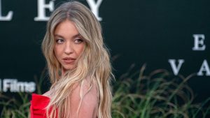 Campanha sobre jeans se torna polêmica e Sydney Sweeney reage