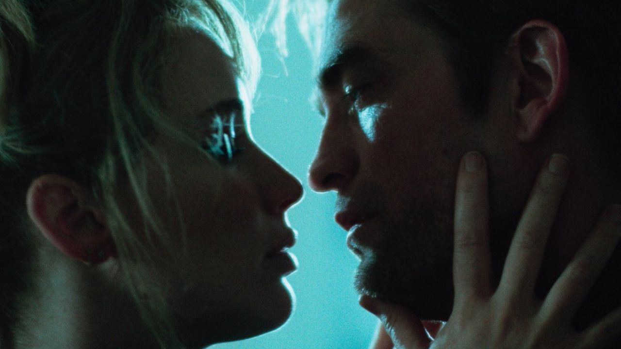 Jennifer Lawrence e Robert Pattinson para o suspense "Morra, Amor" | Reprodução/X/@mubibrasil