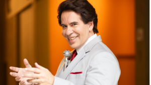 Primeiro trailer oficial de ”Silvio Santos Vem Aí” é divulgado
