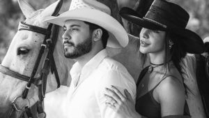 Gabriela Versiani e Murilo Huff anunciam noivado