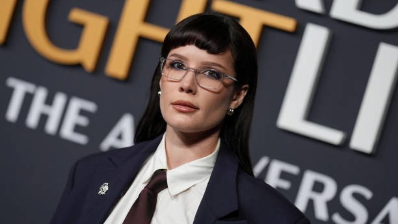 Cantora Halsey | Reprodução/John Nacion/Getty Images Embed